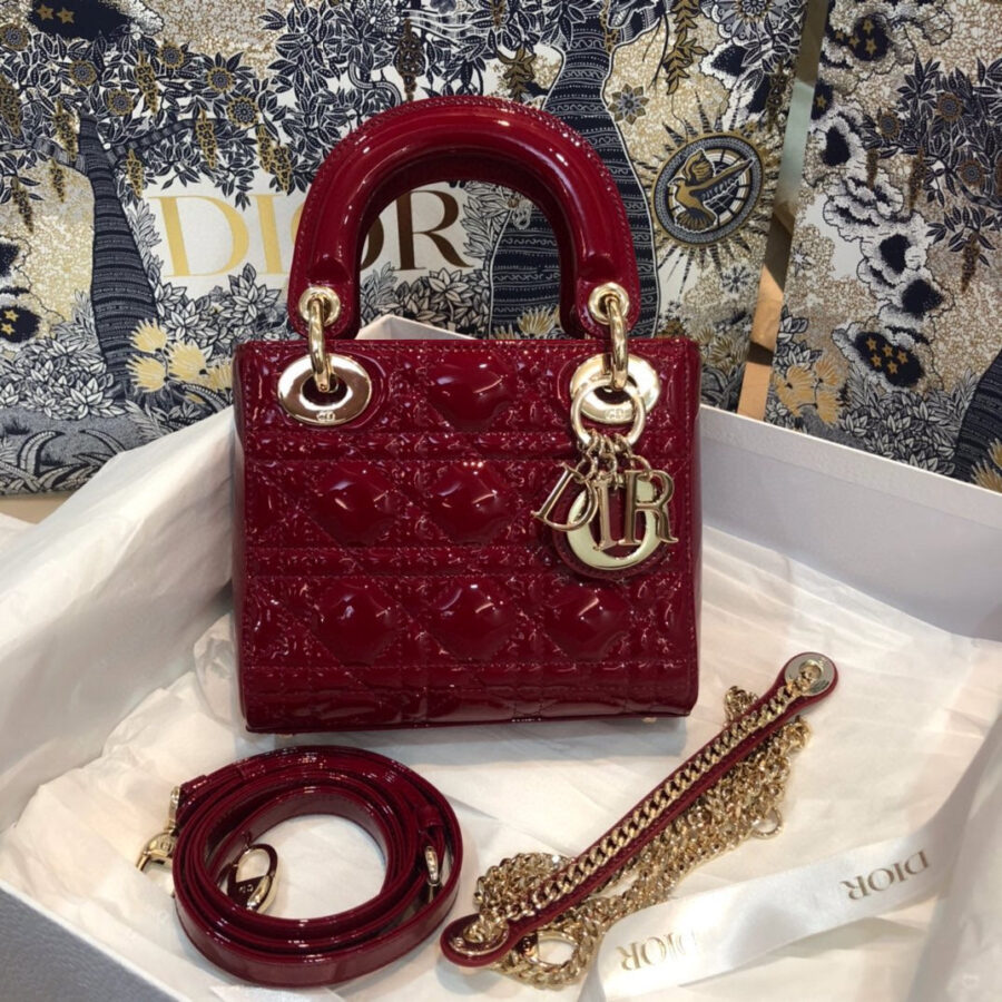 Designer handbag red – front view