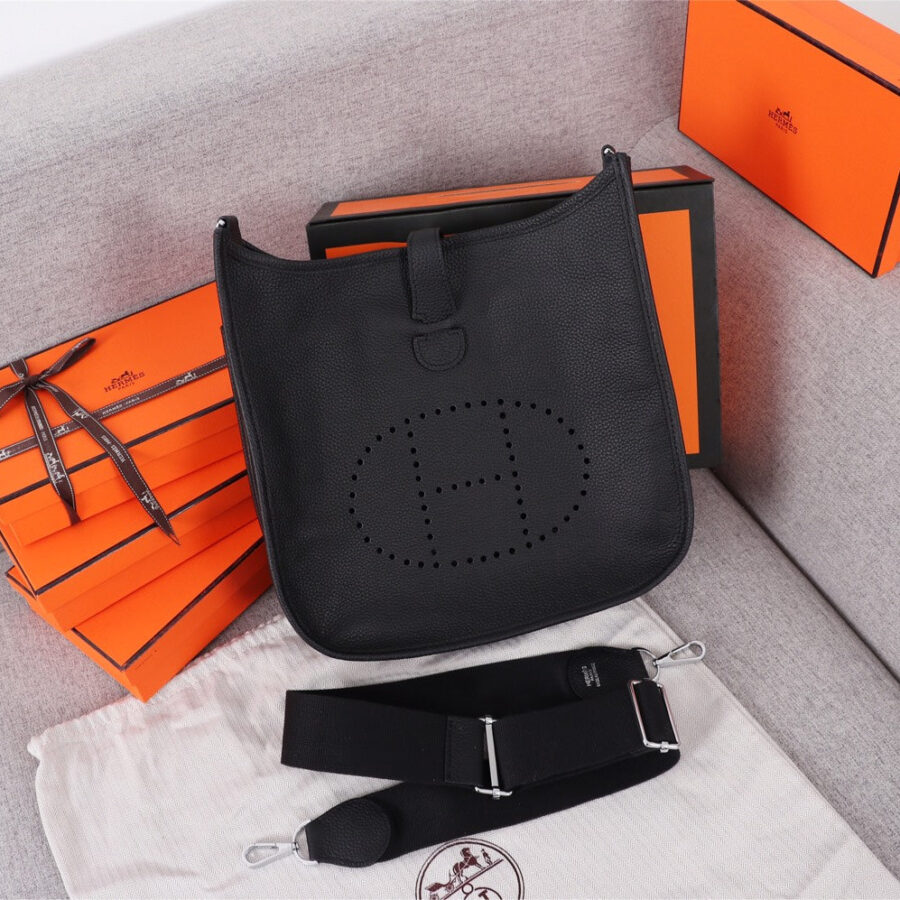 Hermes Evelyne black bag – front view