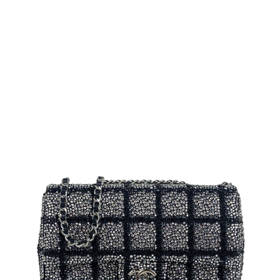 Chanel Flap Bag black – front view