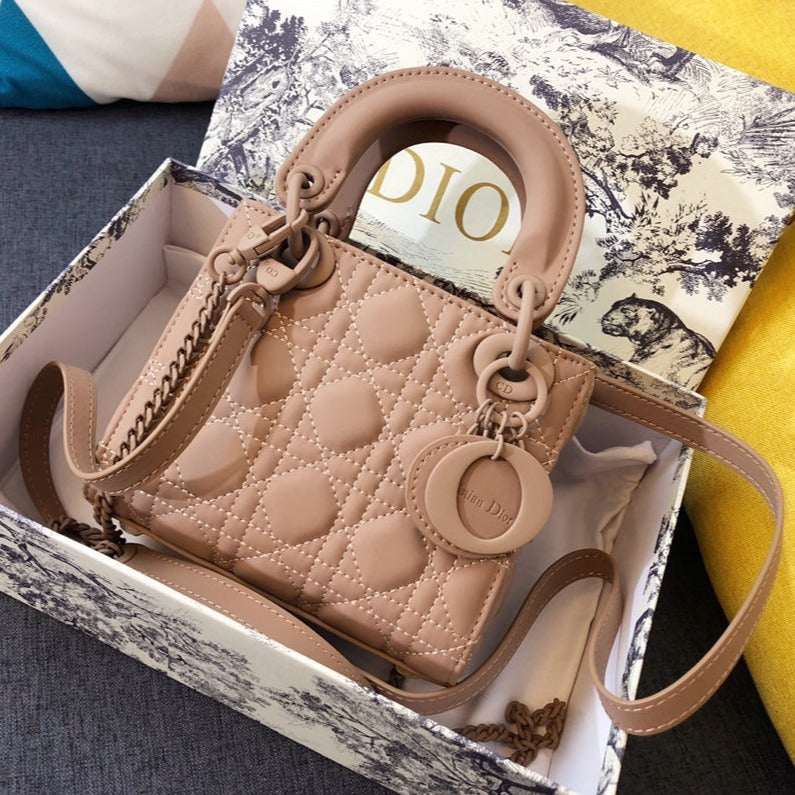 Designer handbag brown – front view
