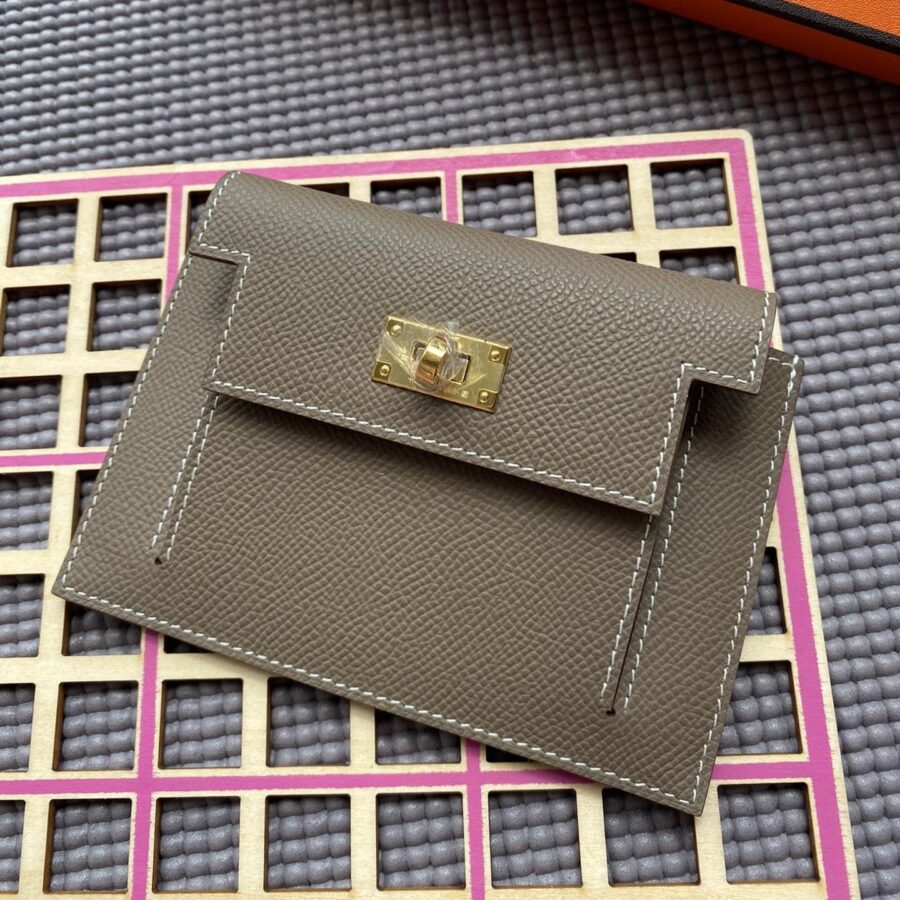 Hermes Kelly brown bag – front view