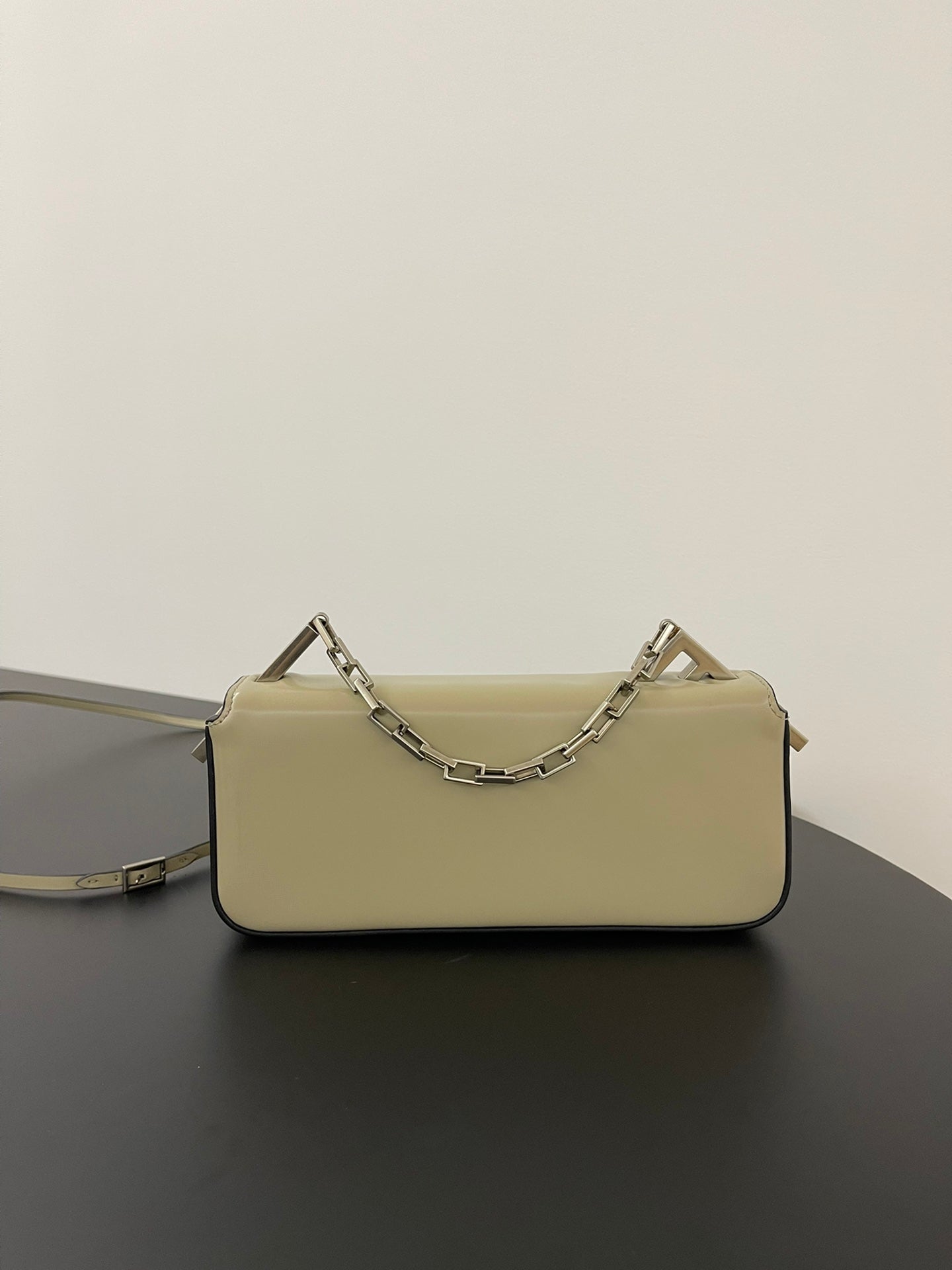 FENDI MINI FIRST SIGHT 23 TASCHE AUS BRAUNEM KALBSLEDER MIT SILBER-HARDWARE