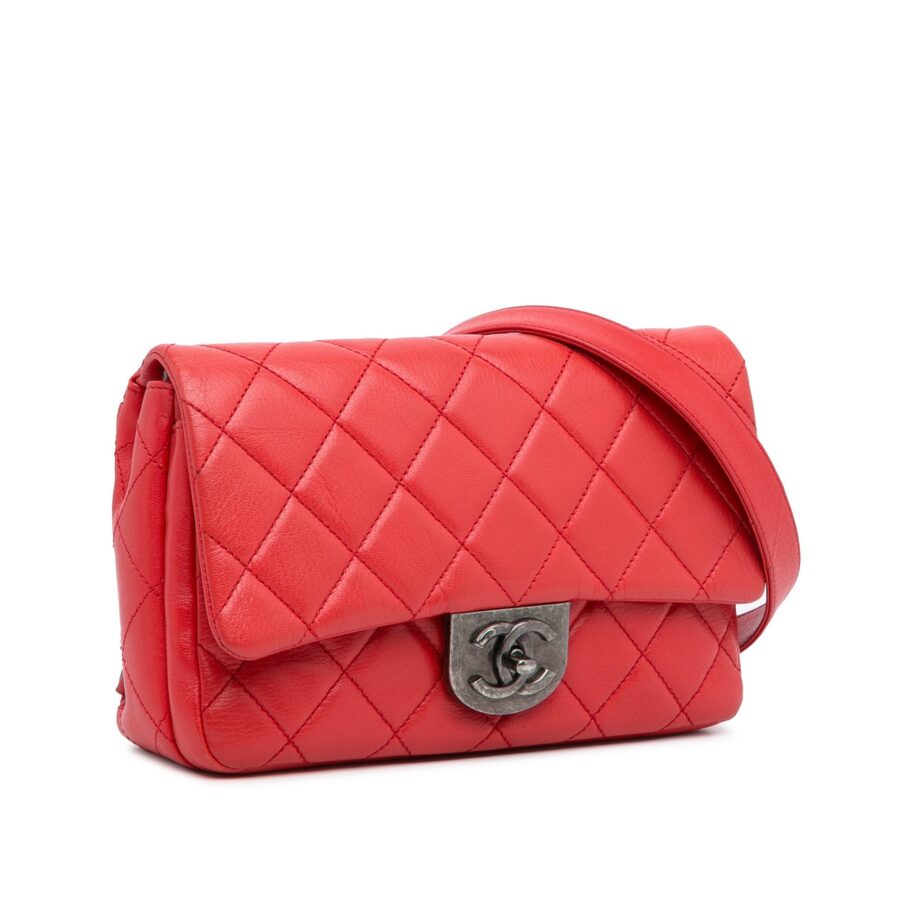 Chanel Waist Bag red – front view