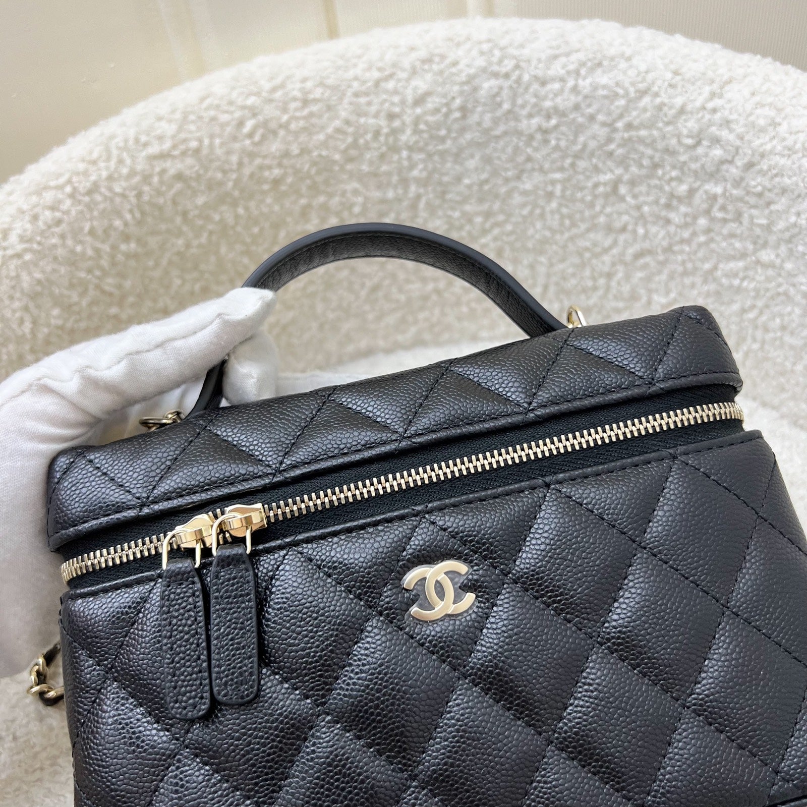 [Brand New July ] Chanel 25B Vanity / Clutch with Chain (LP Style Bag) in Black Caviar und LGHW