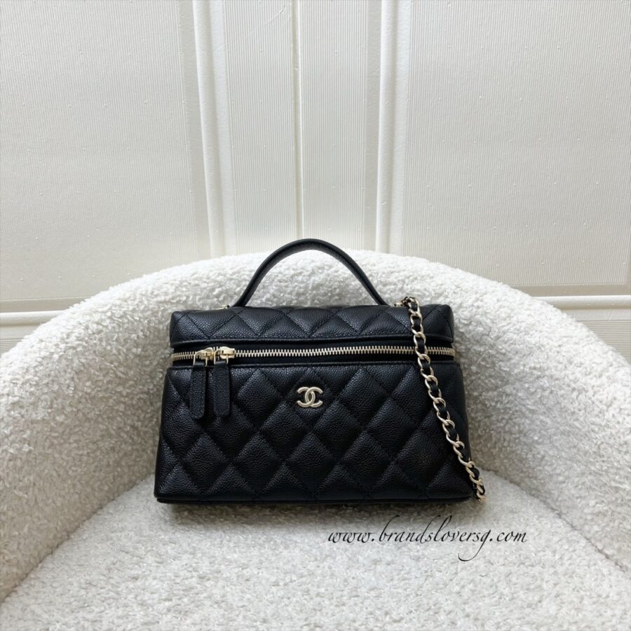 Chanel Clutch bag – front view