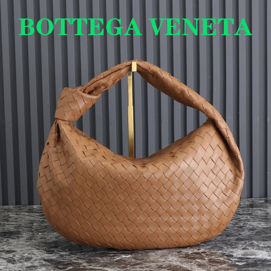 Bottega Veneta Jodie brown bag – front view