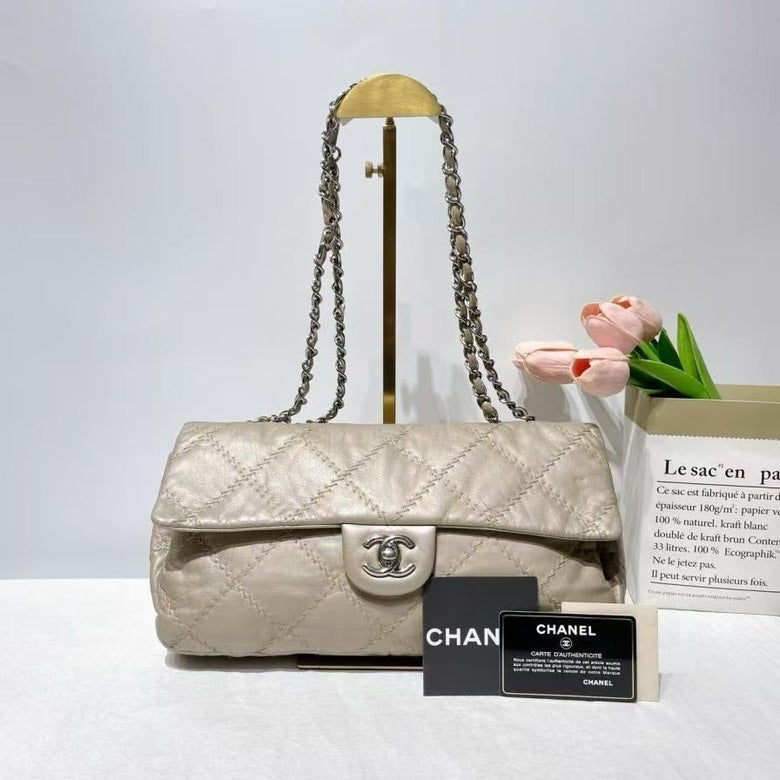 Chanel Beige Quilted Leder Umhängetasche - BCQ