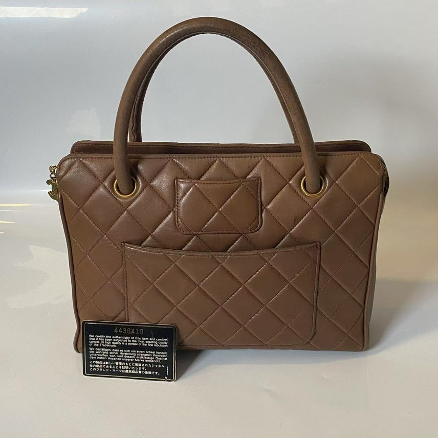 Chanel Gesteppt Braun Leder Shopper